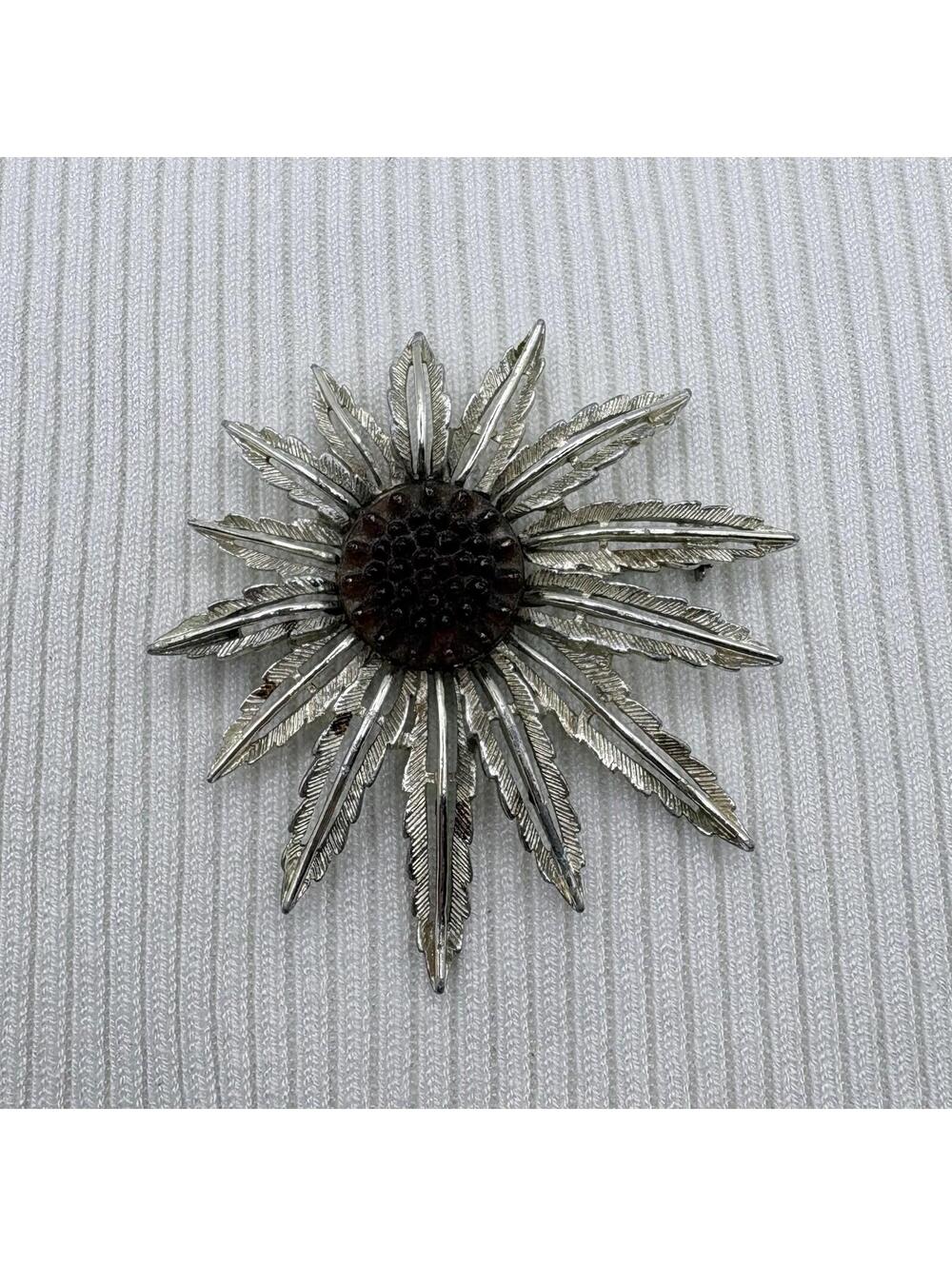 Vintage Sarah Coventry Silver Tone Sunflower Brooch Pin Brown Lucite Center